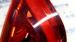 Фонарь внешний крыло левый Audi Q8 19-23 царапины