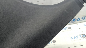 Накладка центральной стойки нижняя левая Mazda CX-5 17-24 черная, царапины