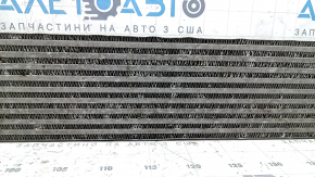 Intercoolerul de la Audi A6 C7 12-15 2.0T este îndoit, fagurele de miere este îndoit