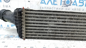 Intercoolerul de la Audi A6 C7 12-15 2.0T este îndoit, fagurele de miere este îndoit