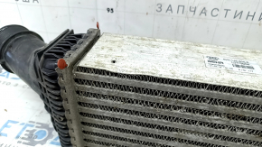 Intercoolerul de la Audi A6 C7 12-15 2.0T este îndoit, fagurele de miere este îndoit