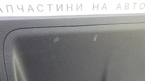 Обшивка крышки багажника VW Jetta 19-26 черная, царапины