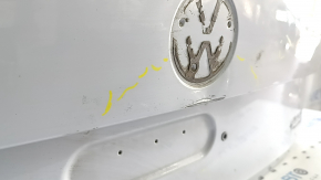 Крышка багажника VW Jetta 19-24 серебро LB9Z, тычка, вмятина