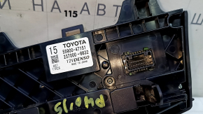 Управление климат-контролем Toyota Prius V 12-17 царапины на стекле