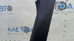 Ornamente prag interior față dreapta pentru Toyota Prius V 15-17, negru, zgârieturi