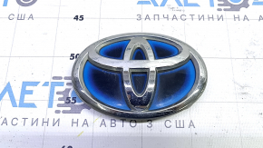 Эмблема Toyota двери багажника Toyota Prius V 12-17 царапины