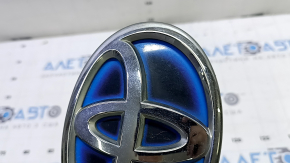 Эмблема Toyota двери багажника Toyota Prius V 12-17 царапины