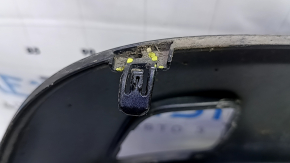 Нижняя решетка переднего бампера Toyota Prius V 15-17 под ПТФ, царапины, потерта, надломаны крепления, не заводские отверстия, вмятины