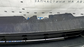 Нижняя решетка переднего бампера Toyota Prius V 15-17 под ПТФ, царапины, потерта, надломаны крепления, не заводские отверстия, вмятины