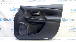 Обшивка двери карточка передняя правая Toyota Prius V 15-17 черная, вставка кожа черная, с ручкой, царапины