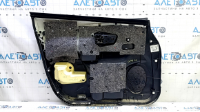 Обшивка двери карточка передняя правая Toyota Prius V 15-17 черная, вставка кожа черная, с ручкой, царапины