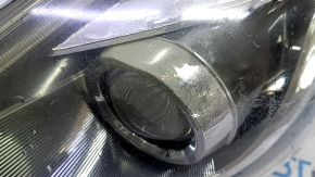 Фара передняя левая Toyota Prius V 15-17 рест LED, повреждения водой, надломано крепление, повреждено хром обрамление