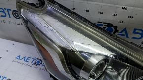 Фара передняя правая Toyota Prius V 15-17 рест LED, повреждения водой, повреждено хром обрамление