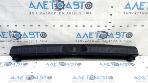 Накладка проема багажника Toyota Prius V 15-17 черная, царапины