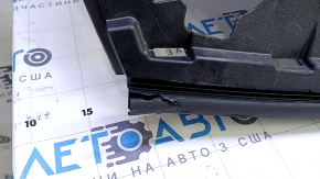Торпедо передняя панель с AIRBAG Jeep Cherokee KL 14-23 черная, с бокс карманом, надорван уплотнитель, треснута