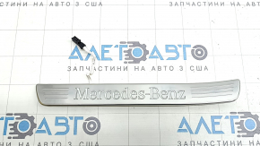 Накладка порога наружная задняя левая Mercedes W167 GLE 350 450 20-26 хром с подсветкой, царапины, контакт с водой, рабочая
