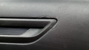 Обшивка двери карточка передняя правая Honda CRV 23-26 черная, подлокотник кожа черная с оранжевой строчкой, молдинг черный глянец, тычки, вмятина