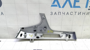 Вставка передней панели водительская левая Audi Q7 16-19 серая, царапина