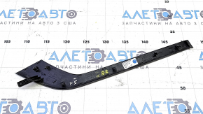 Молдинг обшивки двери задней правой Audi Q7 16-19 под темное дерево орех