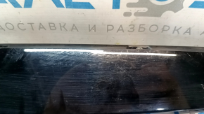 Накладка двери боковая задняя правая Dodge Dart 13-16 перед, царапины, облезла краска