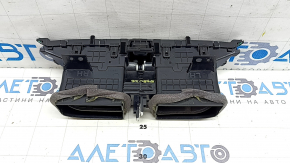 Дефлектор воздуховода передней панели центральный Ford Escape MK4 20-26 черный с хром, обрамление хром, сломаны крепления