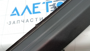 Рейлинг продольный правый Ford Escape MK4 20-26 черный, надорван уплотнитель