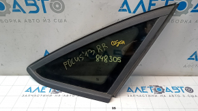 Форточка глухое стекло задняя правая Ford Focus mk3 11-18 4d с молдингом мат, царапины на стекле