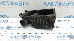Нижняя крышка корпуса воздушного фильтра Toyota Camry v40 2.4 трещина