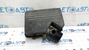 Верхняя крышка корпуса воздушного фильтра Toyota Camry v40 2.4 без расходомера, сломаны крепления