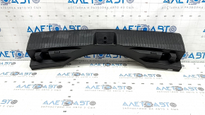 Накладка проема багажника Nissan Rogue 21-26 черная US built, с заглушкой, царапины, надломано крепление