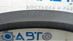 Накладка арки крыла передняя левая Nissan Rogue 21-26 US built, структура, царапины, трещина в креплении, надломаны крепления, в мусоре