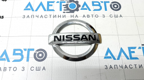 Эмблема логотип двери багажника Nissan Rogue 21-22 тип 1, полез хром