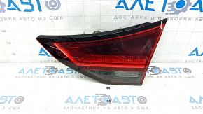 Lampă hayon dreapta interior Nissan Rogue 21-24, halogen + LED, fabricată în SUA, uzată