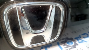 Накладка двери багажника Honda CRV 23-26 с эмблемой, тычки, царапины