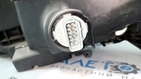 Фара передняя правая Honda CRV 23-26 LED с черным глянцевым молдингом