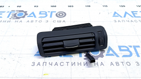 Дефлектор воздуховода центральной стойки левый Audi Q7 16-19 черный, слманы крепления