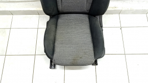 Водительское сидение Nissan Rogue 21-22 без airbag, механическое, ткань черно-серая US built, примято, под химчистку