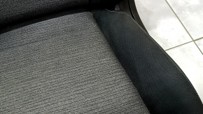 Водительское сидение Nissan Rogue 21-22 без airbag, механическое, ткань черно-серая US built, примято, под химчистку
