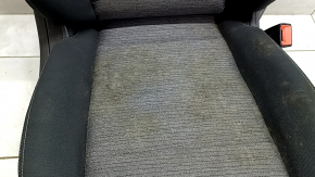Пассажирское сидение Nissan Rogue 21-22 без airbag, механическое, ткань черно-серая US built, примято, под химчистку