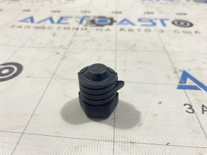 Отбойник капота левый Mazda CX-5 17-24 на капоте