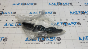 Уплотнитель решетки дворников левый Toyota Camry v70 18-24