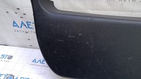 Обшивка двери багажника нижняя Toyota Prius 50 16-22 черная, царапины