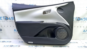 Обшивка двери карточка передняя левая Toyota Prius 50 16-22 черная с серой вставкой, с подлокотником, царапины, под чистку
