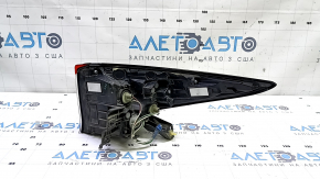 Фонарь верхний крыло левый Toyota Prius 50 19-22 отсутствует фишка, скол