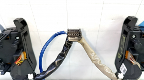 Butoane de comandă pe volan Toyota Prius 50 19-22 pentru asistență la menținerea benzii de rulare, radar și volan încălzit, inserții negre, zgârieturi