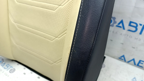 Обшивка пассажирского сидения верхняя Lexus NX300 NX300h 15-17 кожа черно-бежевая, Base, с подогревом, под вентиляцию, тип 2, под химчистку, царапины на коже