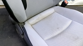 Пассажирское сидение Toyota Prius 50 19-22 без airbag, ткань, черно-серое, механическое, без подголовника, под химчистку