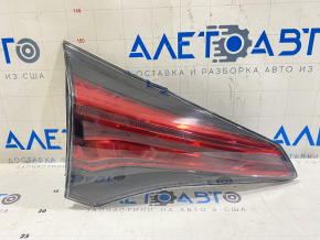 Фонарь внутренний дверь багажника левый Toyota Rav4 16-18 LED
