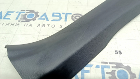 Накладка порога задняя правая Lexus NX200t NX300 NX300h 15-21 черная, царапины, сломано крепление