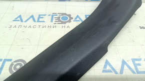 Накладка порога задняя правая Lexus NX200t NX300 NX300h 15-21 черная, царапины, сломано крепление